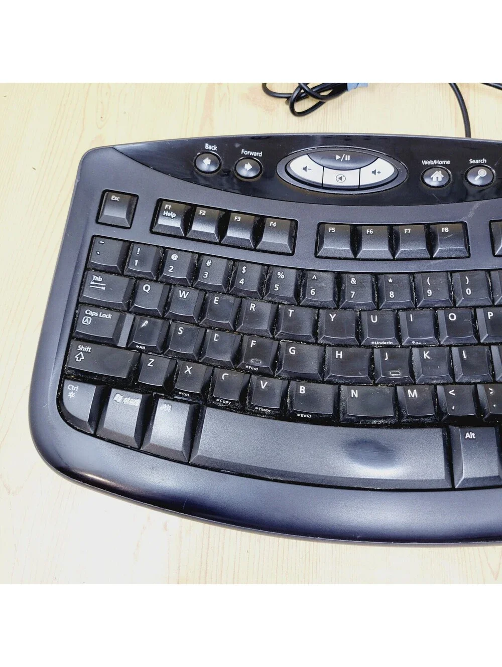 Microsoft Comfort Curve Ergonomic Keyboard 2000 v1.0 Wired USB